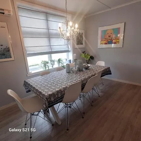 Quiet With Garden Daire